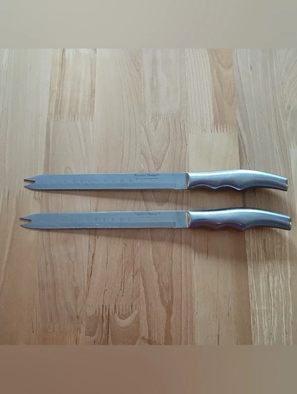 Forever Sharp Server Knife Pair (2) Surgical Stainless Steel Tip Serrated Slicer